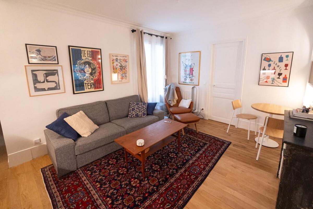 Minimalist Haussmannian 11
